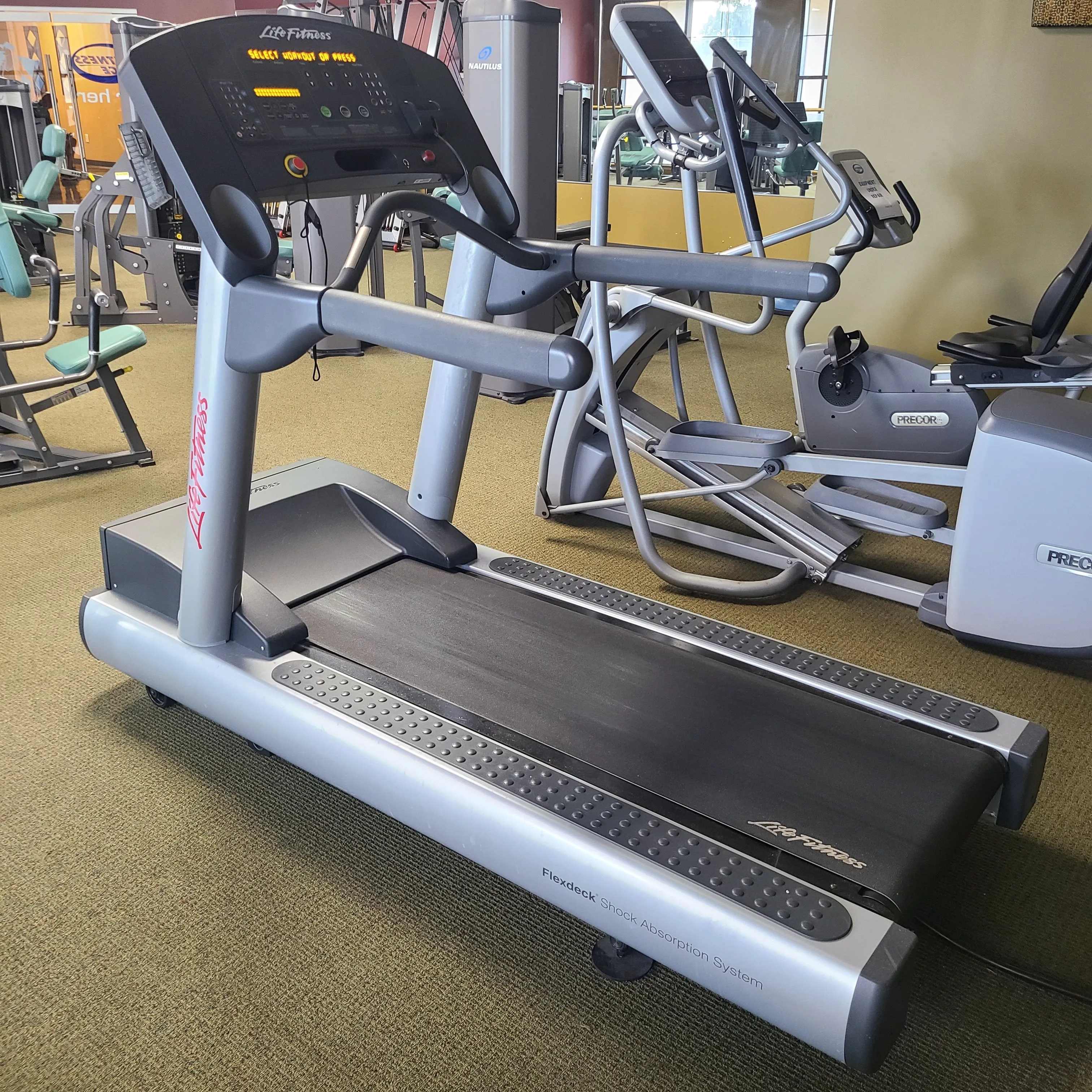 Life Fitness Integrity Series Treadmill CLST-Reconditioned